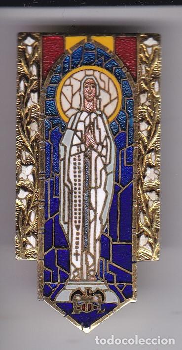 Pin's de collection: INSIGNIA ESMALTADA DE IMPERDIBLE HOSPITALIDAD VALENCIANA NUESTRA SE&Ntilde;ORA DE LOURDES