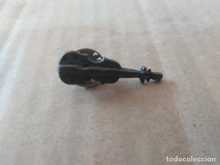 Pins de colecci&oacute;n: PIN M&Uacute;SICA: GUITARRA O VIOL&Iacute;N