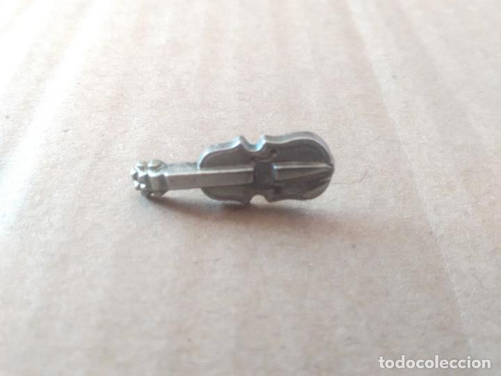Pins de colecci&oacute;n: PIN M&Uacute;SICA: GUITARRA O VIOL&Iacute;N