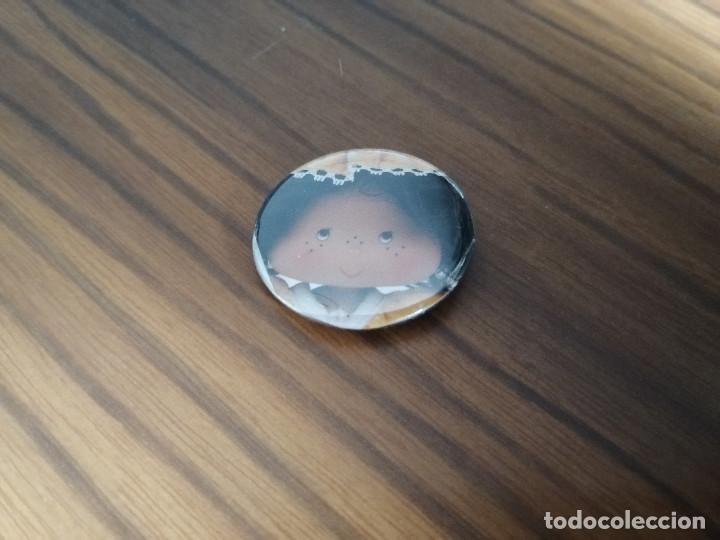 Pins de colecci&oacute;n: TARTA DE FRESA III. CHAPA. 31 MM. DE DI&Aacute;METRO. METAL POR DETR&Aacute;S. SIN USO. BUEN ESTADO. DIFICIL