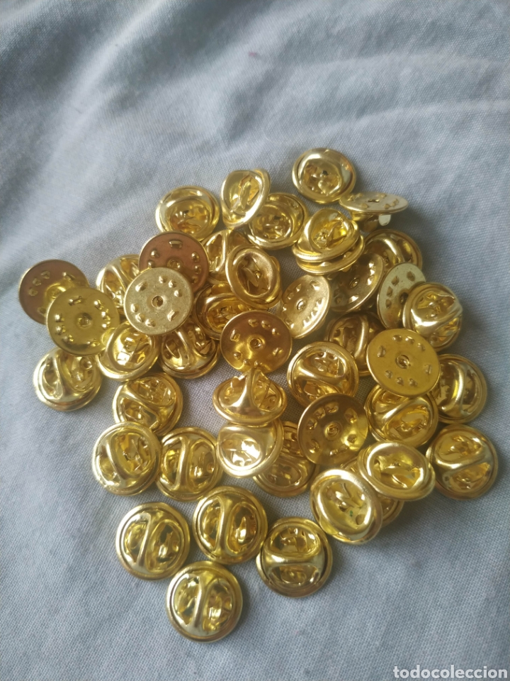 Pins de colecci&oacute;n: Lote de 50 cierres cierre pin gancho trasero de mariposa dorado