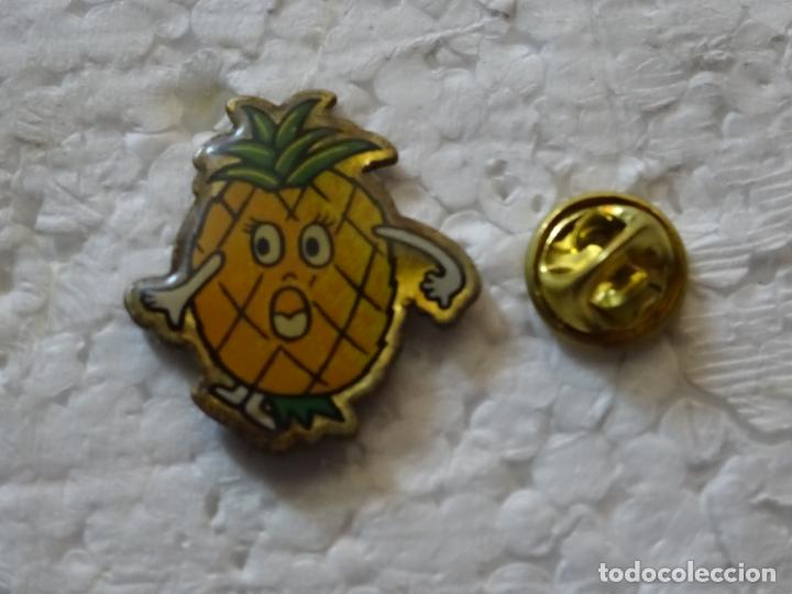 Sammlung von Pins: PIN DE DIBUJOS ANIMADOS. FRUTA. PI&Ntilde;A. FRUITIS?