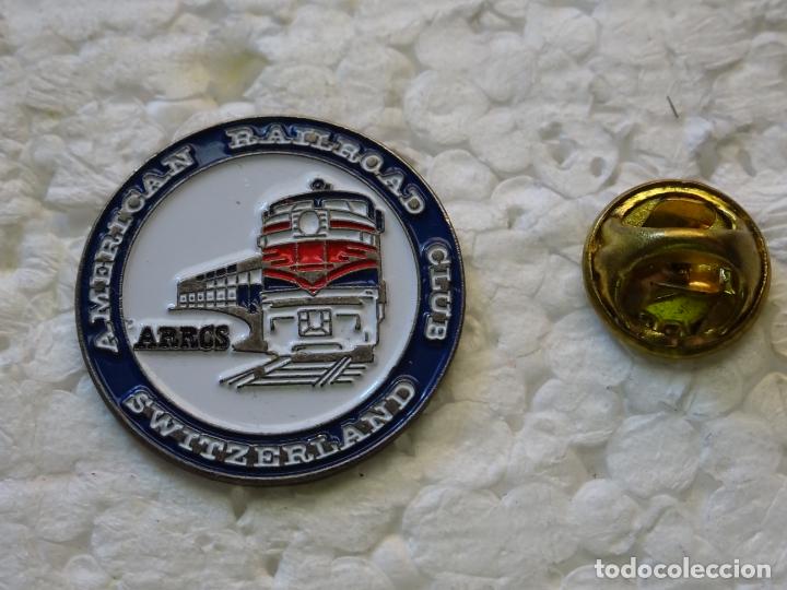 Pin's de collection: PIN DE TRENES FERROCARRILES. SUIZA. LOCOMOTORA. AMERICAN RAILWAYS CLUB SWITZERLAND