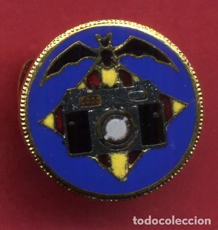 Pins e Spille di collezione: PIN INSIGNIA PUBLICIDAD FOTOGRAFOS DE VALENCIA MAQUINA FOTOS REVERSO SOLAPA ORIGINAL PP4