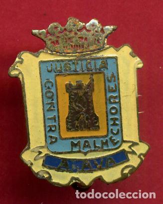 Pins e Spille di collezione: PIN INSIGNIA PUBLICIDAD ESCUDO DE ALAVA JUSTICIA CONTRA MALEHECHORES REVERSO AGUJA ORIGINAL PP5