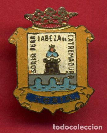 Pins e Spille di collezione: PIN INSIGNIA PUBLICIDAD ESCUDO SORIA PURA CABEZA DE EXTREMADURA REVERSO AGUJA ORIGINAL PP5