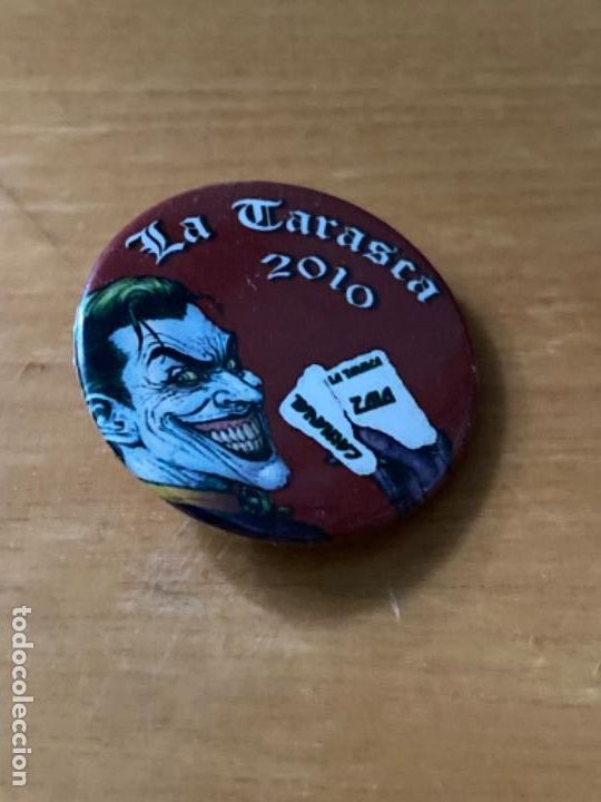 Pins de colecci&oacute;n: CHAPA PIN CARNAVAL BADAJOZ LA TARASCA 2010 - Foto 1
