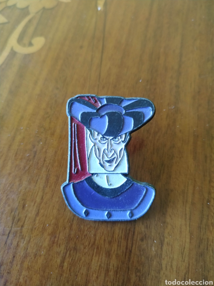 Pins de colecci&oacute;n: Pin badge personaje Disney