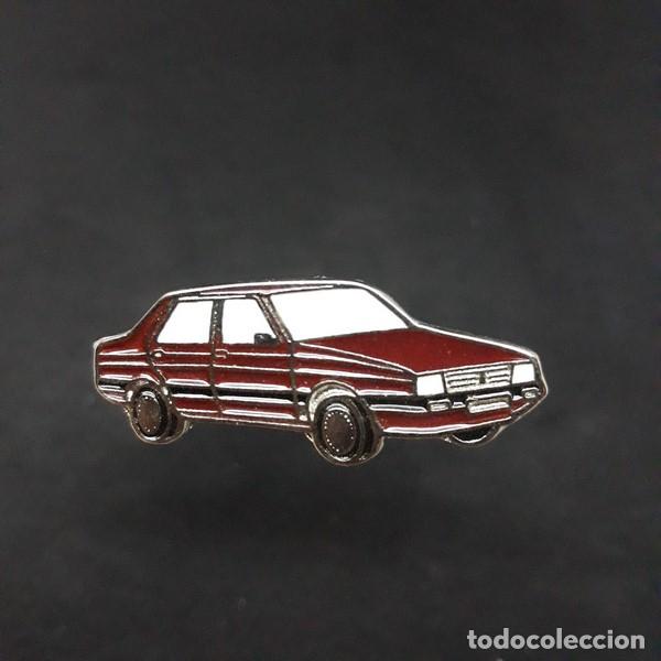 Pins de colecci&oacute;n: pin seat malaga granate