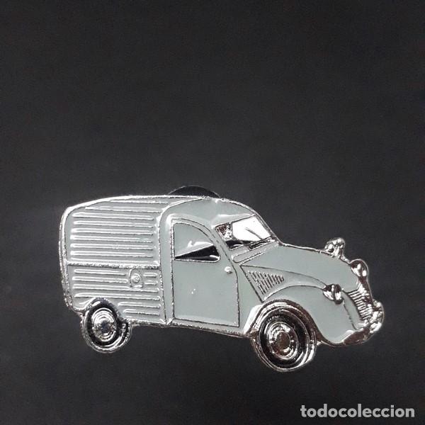 Pins de colecci&oacute;n: pin citroen 2 cv cargo