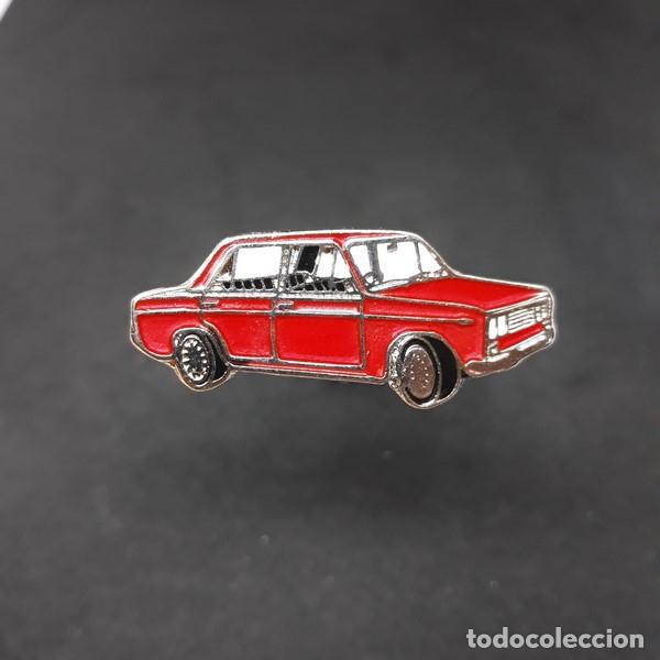 Pins de colecci&oacute;n: pin seat 1430 rojo