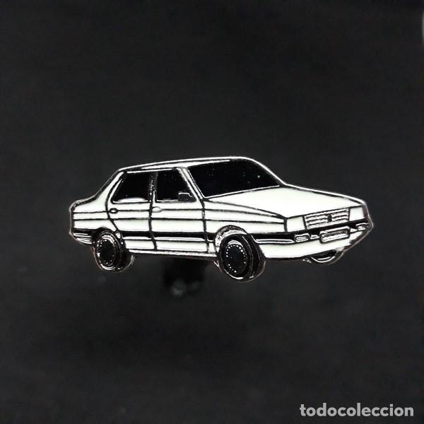 Pins de colecci&oacute;n: pin seat malaga blanco