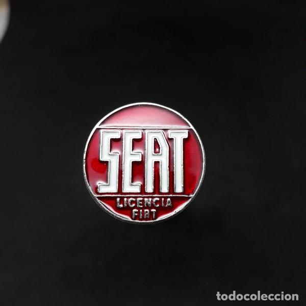 Pins de colecci&oacute;n: pin...........escudo seat - Foto 1