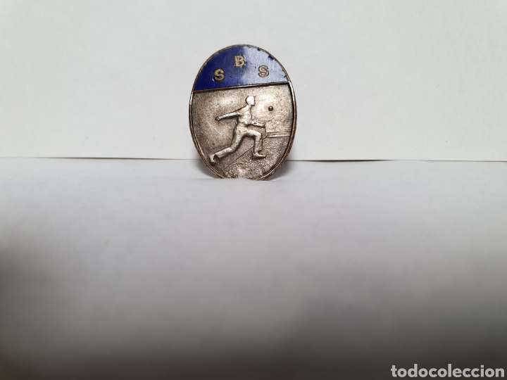 Pins de cole&ccedil;&atilde;o: PELOTA A MANO. ANTIGUA INSIGNIA. A&Ntilde;OS 30. ESMALTADA. SBS.