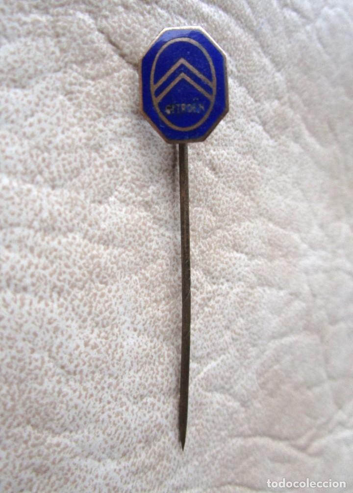Pins de colecci&oacute;n: antiguo pin original modo aguja citroen automocion