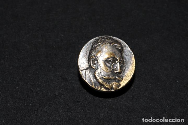 Pins de colecci&oacute;n: PIN INSIGNIA DE SOLAPA - A IDENTIFICAR - Foto 1