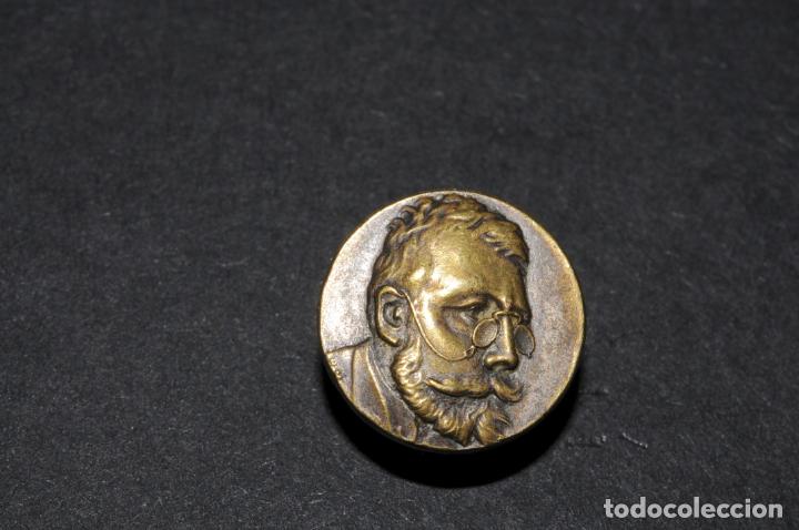 Pins de colecci&oacute;n: PIN INSIGNIA DE SOLAPA - A IDENTIFICAR - Foto 1