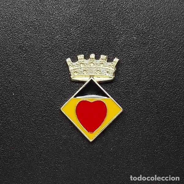 Pins de colecci&oacute;n: pin escut Cornudella de Montsant (CATALUNYA)