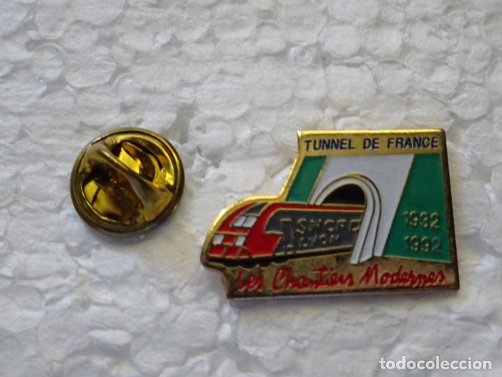 Pins e Spille di collezione: PIN DE TRENES FERROCARRILES. TREN LOCOMOTORA FRANCIA. SNCF LYON TUNNEL DR FRANCE 1932 1992
