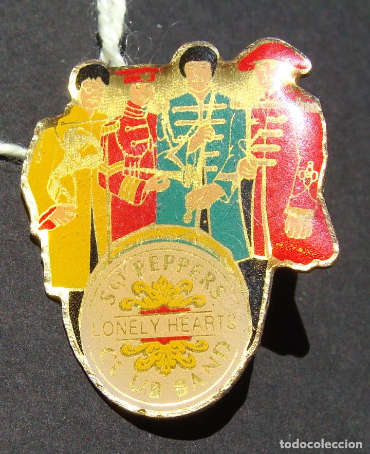 Pins de colecci&oacute;n: PIN - BEATLES - SGT PEPPERS - CLUB BAND - LONELY HEARTS