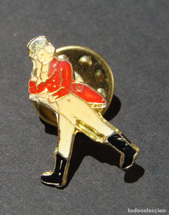 Pins de colecci&oacute;n: PIN - ANAGRAMA DEL PERSONAJE DE LA PUBLICIDAD DEL WHISKY JOHNNIE WALKER