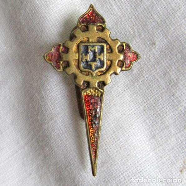 Pins de colecci&oacute;n: Antiguo pin Hermandades del Trabajo de Madrid