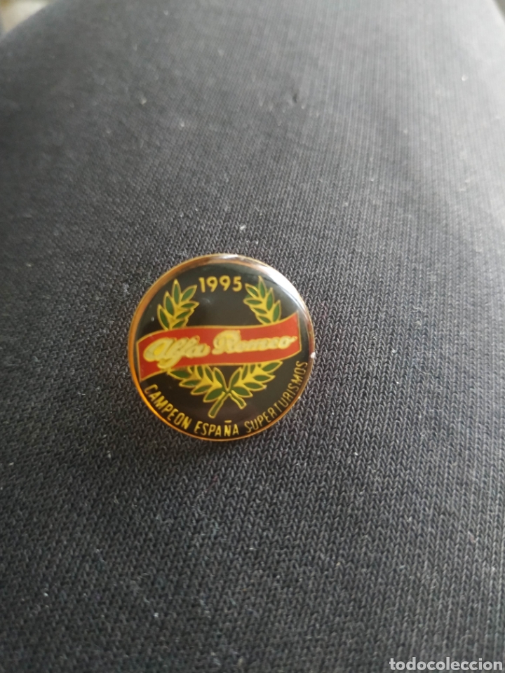 Pins de colecci&oacute;n: Pin Badge Alfa Romeo Campe&oacute;n Espa&ntilde;a Superturismos 1995