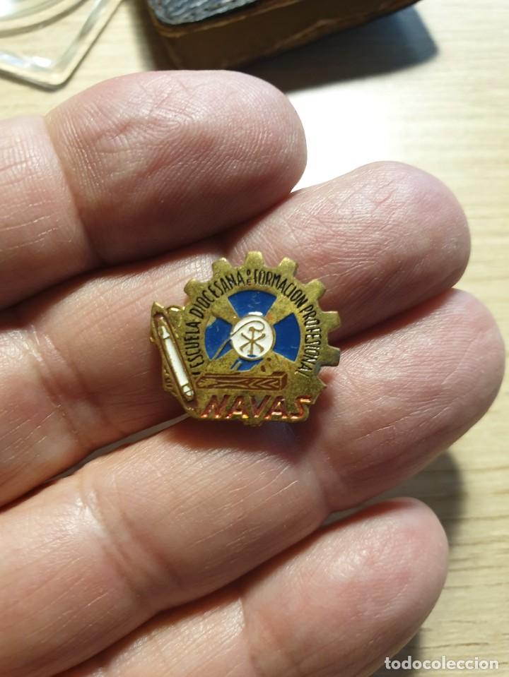 Pins de colecci&oacute;n: INSIGNIA NAVAS - ESCUELA DIOCESANA DE FORMACI&Oacute;N PROFESIONAL