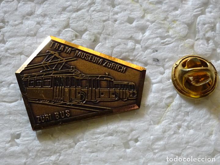 Pins de colecci&oacute;n: PIN DE TRENES FERROCARRILES. SUIZA MUSEO DEL TRANSPORTE DE ZURICH. TRANV&Iacute;A AUTOB&Uacute;S
