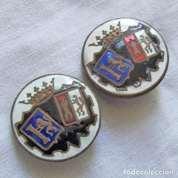 Pins de colecci&oacute;n: Pareja de insignias de aguja lacadas Extremadura Escudos de C&aacute;ceres y Badajoz