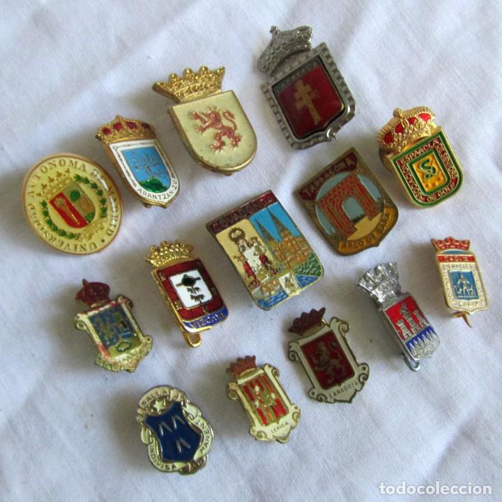 Pins de colecci&oacute;n: 14 pins de escudos de localidades, ciudades, etc