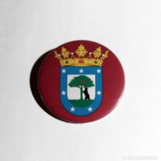Pins de colección: MADRID - ESCUDO CIUDAD CHAPA 59MM (CON IMPERDIBLE). Lote 205384775