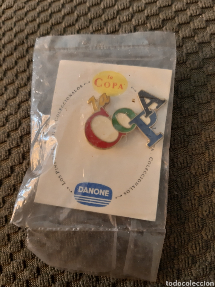Pins de colecci&oacute;n: ANTIGUO PIN DANONE LA COPA NUEVO SIN ABRIR EN BLISTER A&Ntilde;OS 80