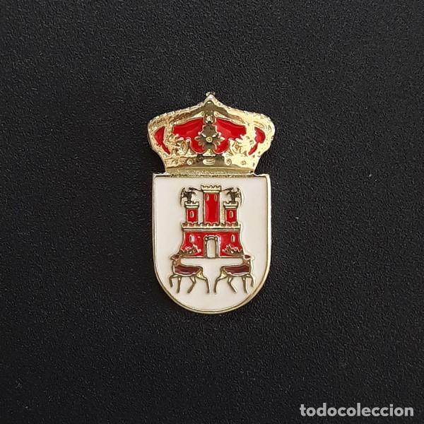 Pins de colecci&oacute;n: pin escudo Alpera (ALBACATE) - Foto 1