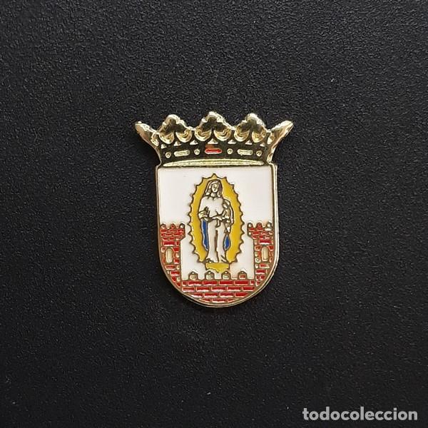 Pins de colecci&oacute;n: pin escudo Trujillo (C&Aacute;CERES)
