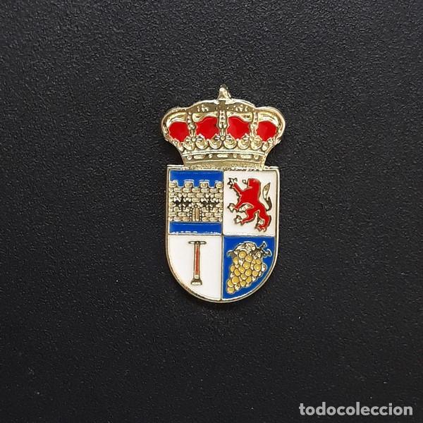 Pin's de collection: pin escudo Ceclavin (C&Aacute;CERES)