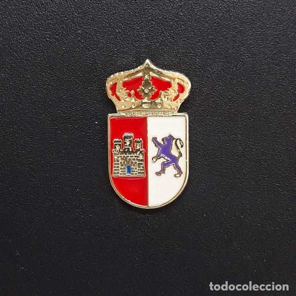 Pins de colecci&oacute;n: pin escudo C&aacute;ceres (C&Aacute;CERES)