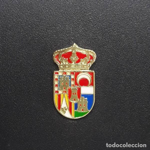 Pins de colecci&oacute;n: pin escudo La Adrada (&Aacute;VILA)