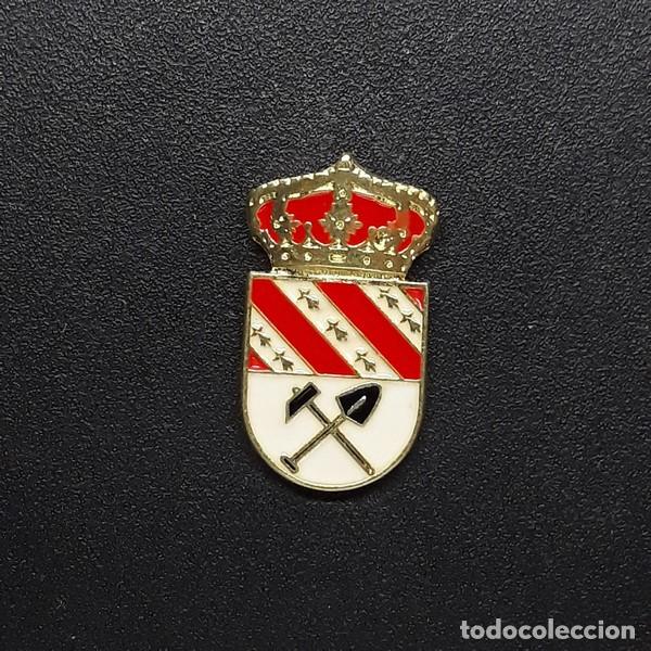 Pins de colecci&oacute;n: pin escudo Barruelo de Santull&aacute;n (PALENCIA)