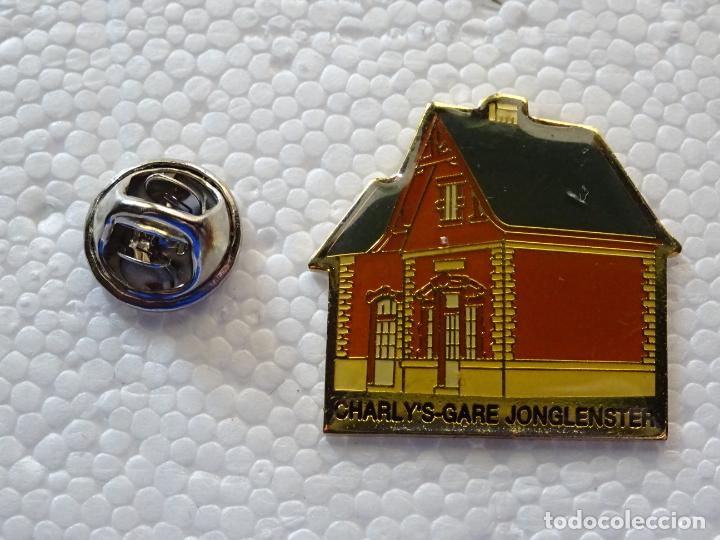 Sammlung von Pins: PIN DE TRENES FERROCARRILES. LUXEMBURGO CFL. ESTACI&Oacute;N FFCC. CHARLY'S GARE JONGLENSTER