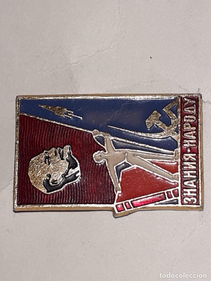 Pins de colecci&oacute;n: Pin antiguo de la URSS .Lennin y la carrera espacial.