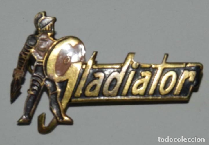 Pins de colecci&oacute;n: ANTIGUO PIN GLADIATOR, MIDE 4,5 CMS. - Foto 1