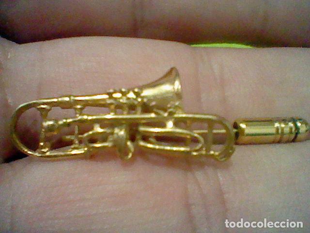 Pins de colecci&oacute;n: TROMPETA METAL DORADO INSIGNIA ALFILER 3 CMS LARGO PRECIOSA ATENCION COLECCIONISTAS M&Uacute;SICA