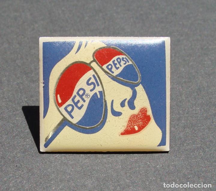 Pins de colecci&oacute;n: PIN - PEPSI - PUBLICIDAD DE BEBIDA - GAFAS - CHICA