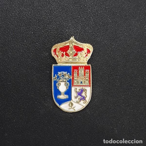 Pins de colecci&oacute;n: PIN ESCUDO VILLANUEVA DE LA JARA (CUENCA)