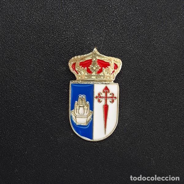 Pins de colecci&oacute;n: PIN ESCUDO FUENTE DE PEDRO NAHARRO (CUENCA)