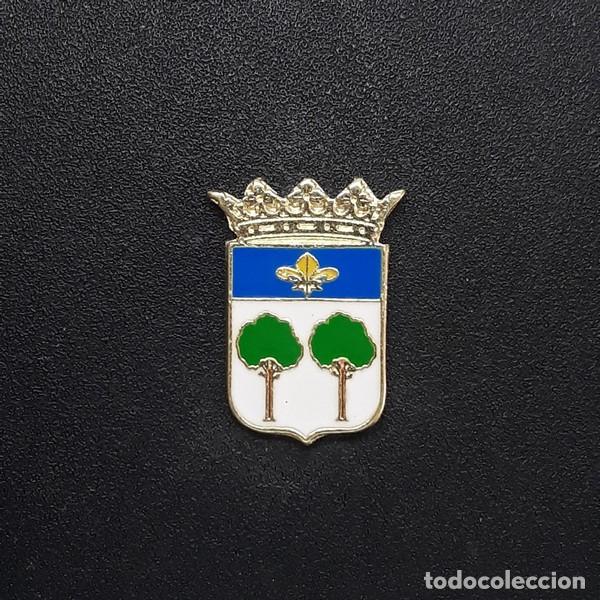 Pins de colecci&oacute;n: pin escudo Monreal del Campo (teruel)