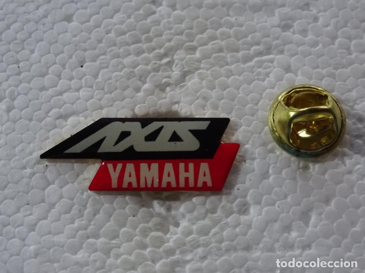 Pin's de collection: PIN DE COCHES MOTOS. YAMAHA AXIS