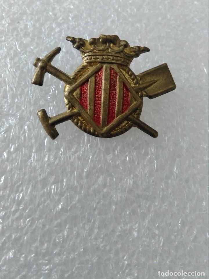 Pins de colecci&oacute;n: Insignia gorra CUERPO VIAS Y OBRAS PUBLICAS VALENCIA