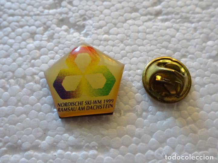 Pins e Spille di collezione: PIN DE DEPORTES. MUNDIAL ESQU&Iacute; N&Oacute;RDICO 1999 RAMSAU AUSTRIA